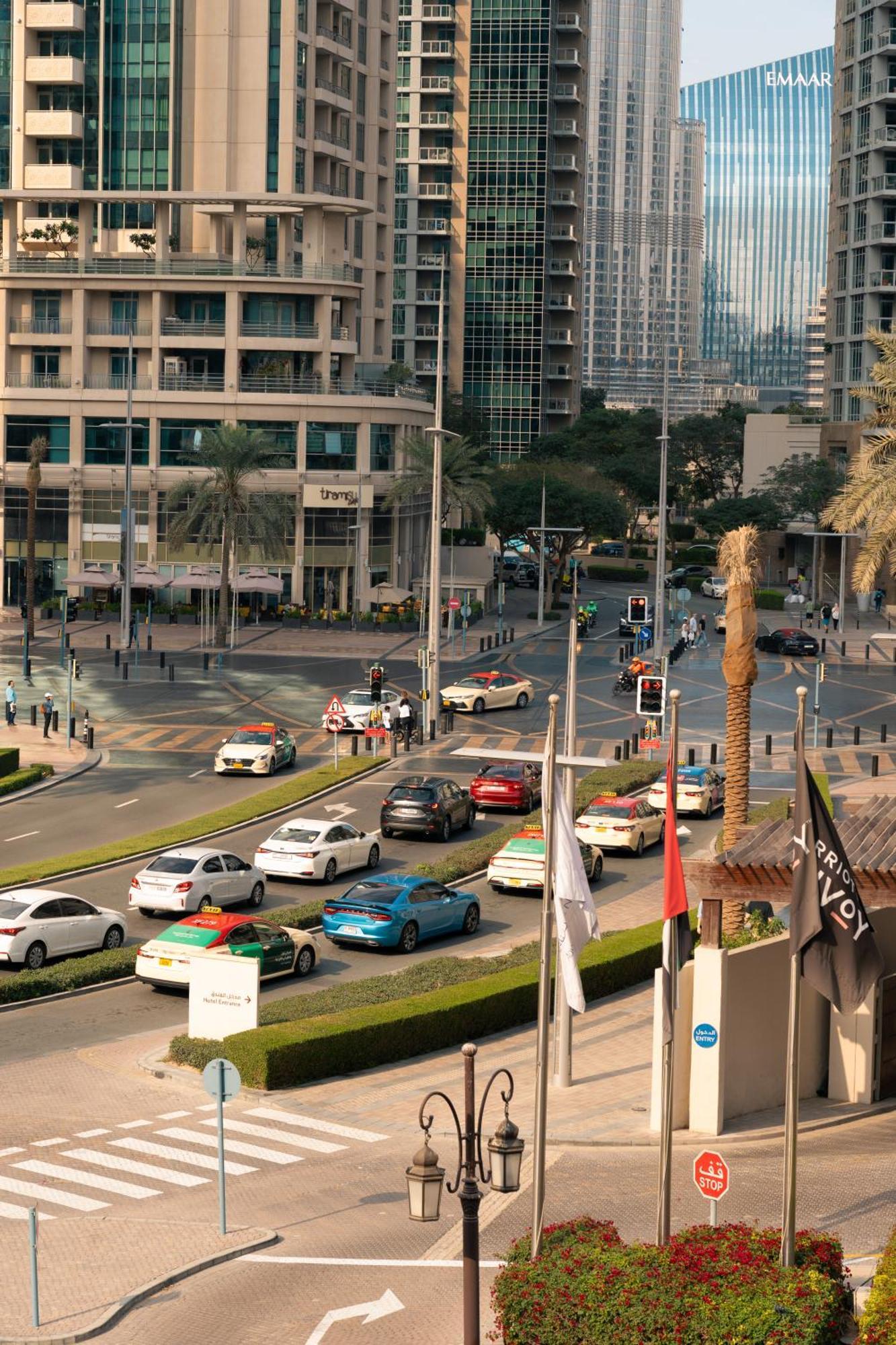 Burj Khalifa View Stay - Downtown Elegance - Chalethomes Apartment *