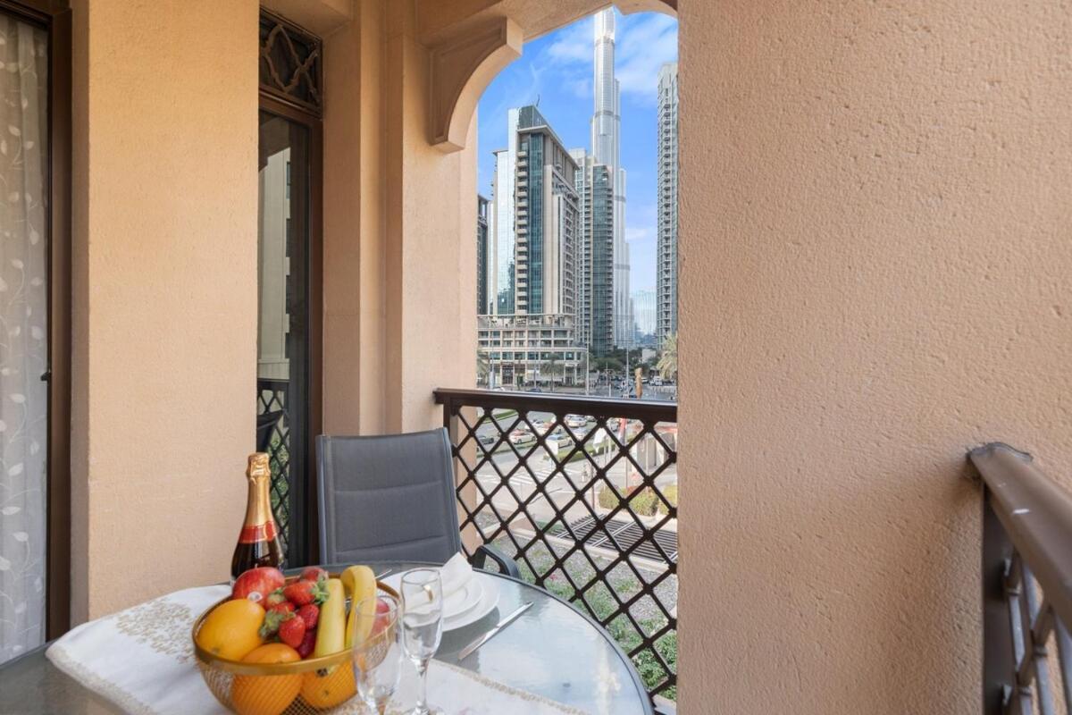 Apartment Burj Khalifa View Stay - Downtown Elegance - Chalethomes *