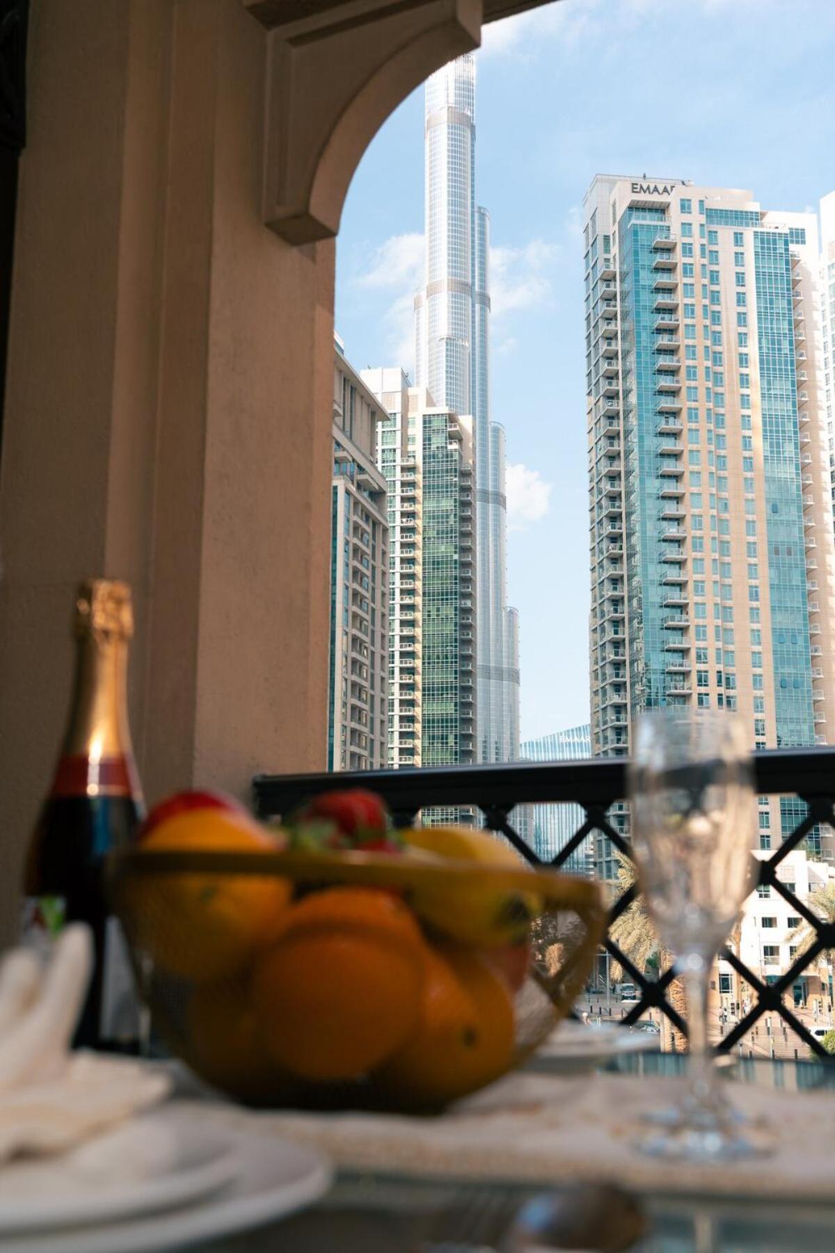 Burj Khalifa View Stay - Downtown Elegance - Chalethomes Apartment Dubai