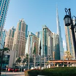 Burj Khalifa View Stay - Downtown Elegance - Chalethomes