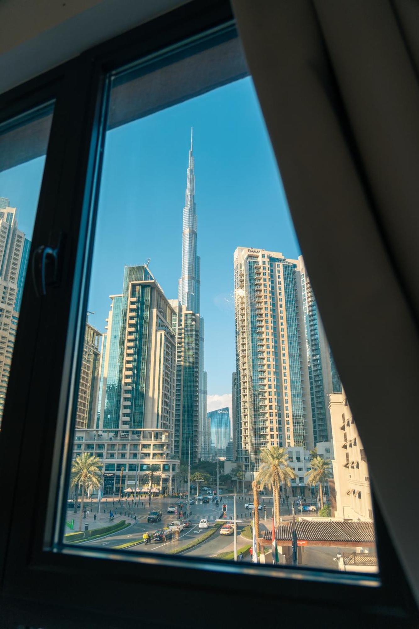 Apartment Burj Khalifa View Stay - Downtown Elegance - Chalethomes Dubai