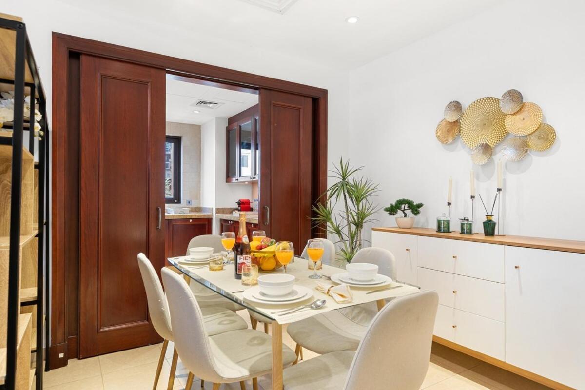 Apartment Burj Khalifa View Stay - Downtown Elegance - Chalethomes Dubai