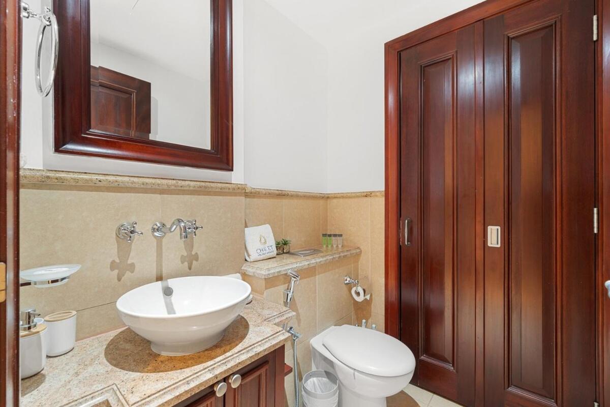 Burj Khalifa View Stay - Downtown Elegance - Chalethomes Apartment Dubai