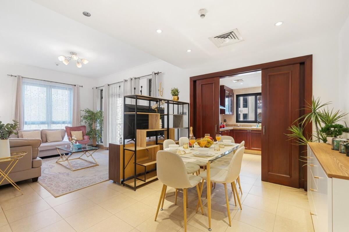 Burj Khalifa View Stay - Downtown Elegance - Chalethomes Dubai