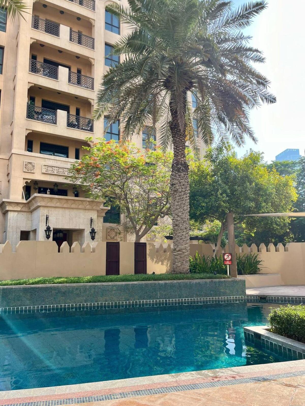 Apartment Burj Khalifa View Stay - Downtown Elegance - Chalethomes Dubai