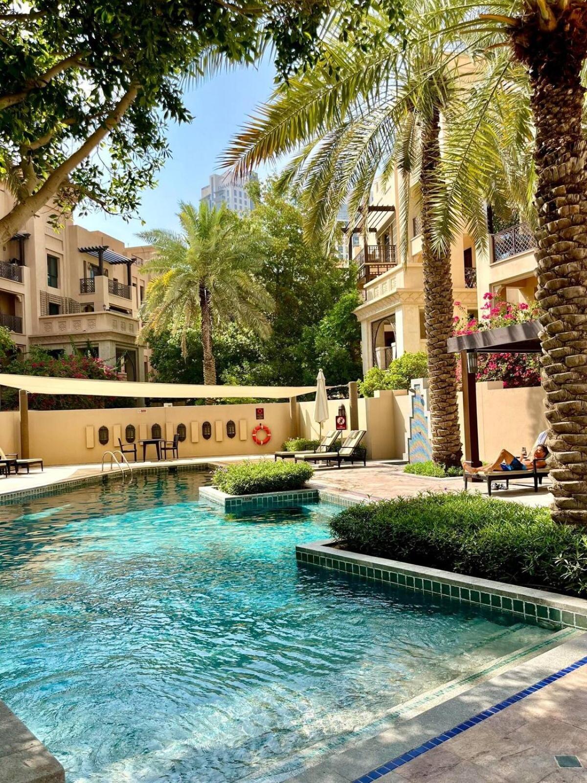 Burj Khalifa View Stay - Downtown Elegance - Chalethomes *