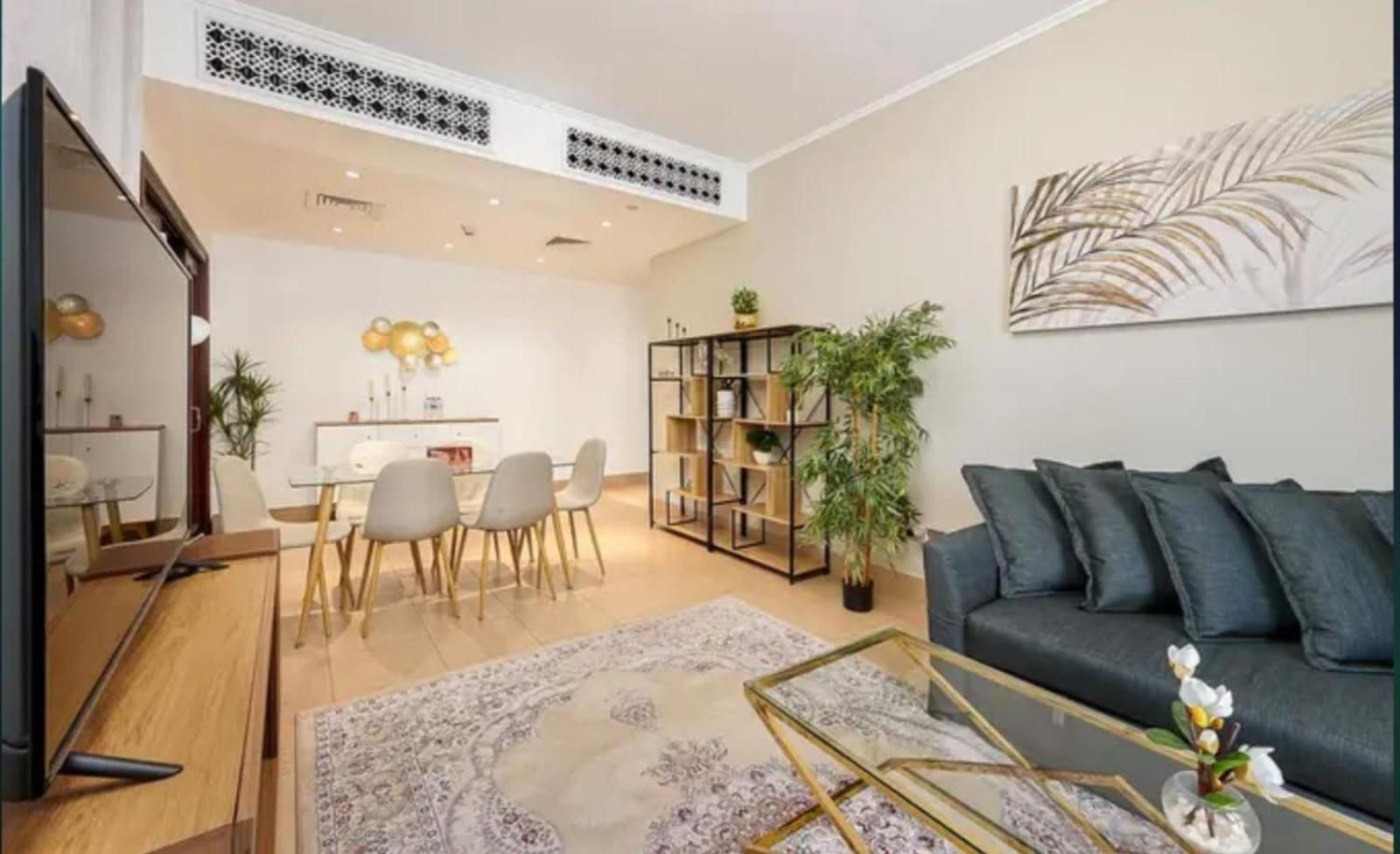 Apartment Burj Khalifa View Stay - Downtown Elegance - Chalethomes *